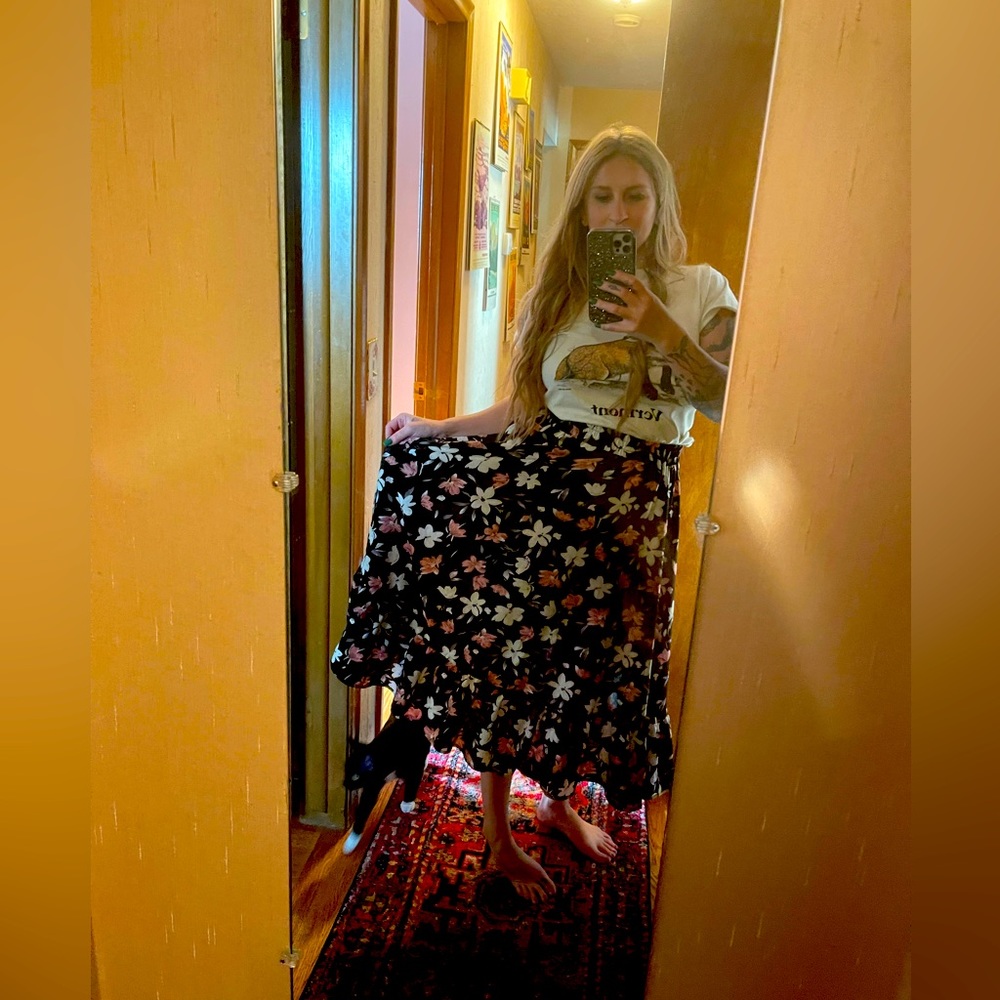 Lack floral skirt elastic waist 14”-22” size 8/10